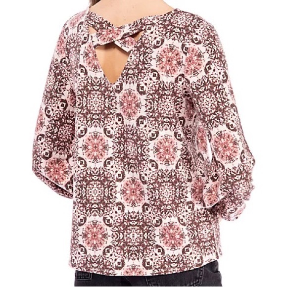 B Collection By Bobeau-Blush Medallion Cross Back Top size M NWT - Picture 4 of 5
